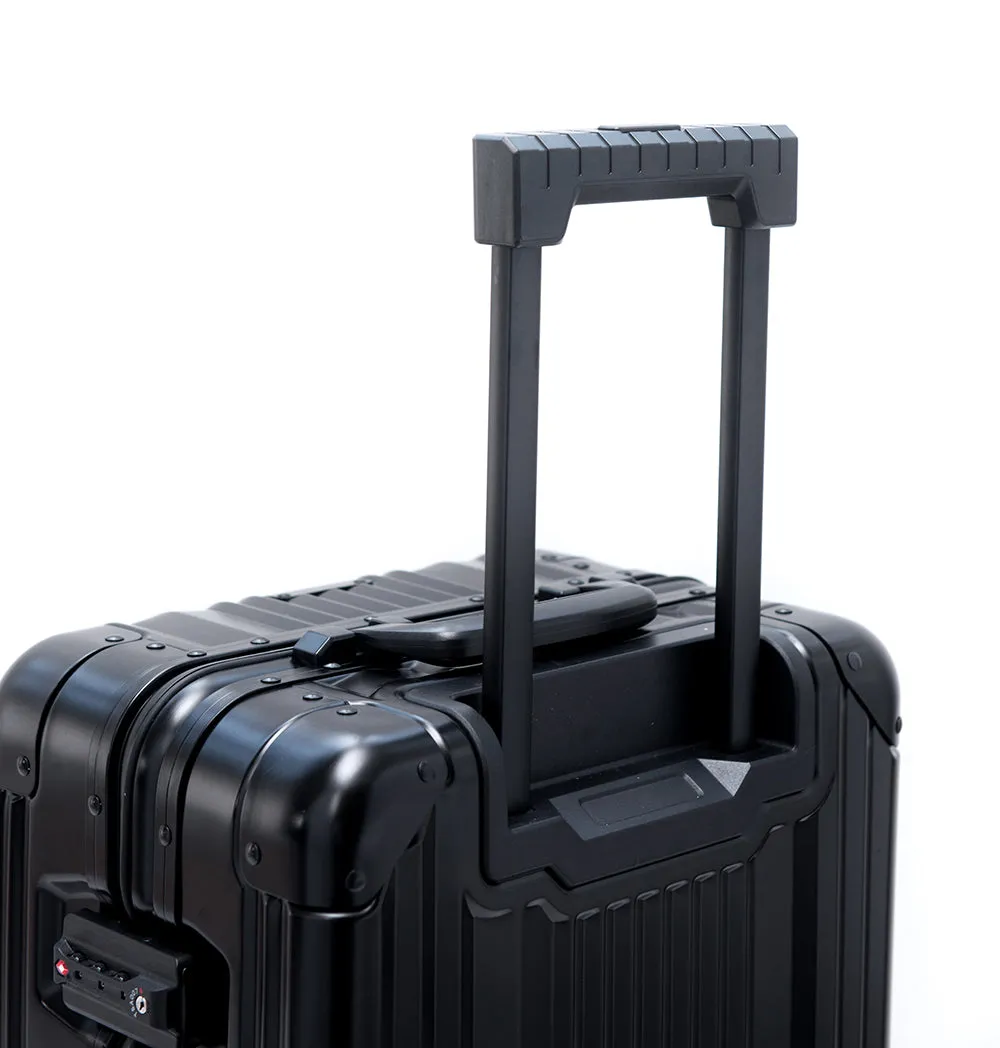 20" Aluminum Luggage Carry-On (Black)