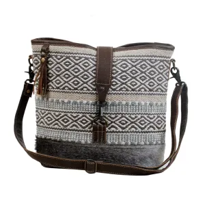 IDENTITY SHOULDER BAG